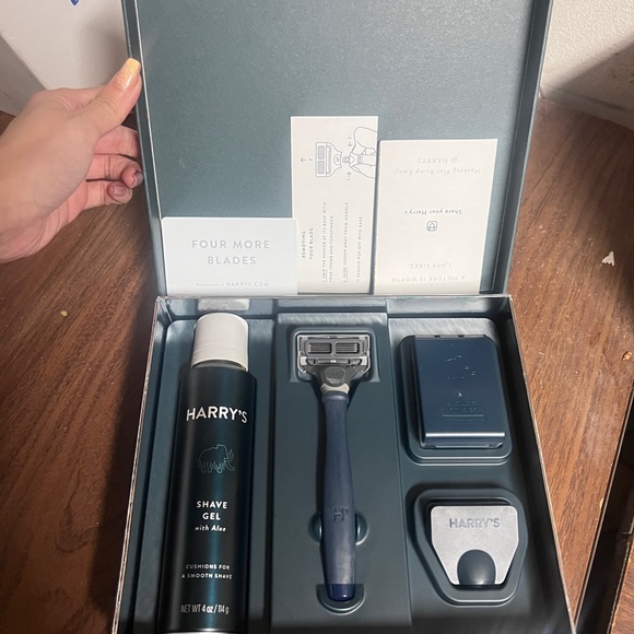 Harry’s men’s razor set - Picture 1 of 5
